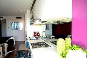 2-BRM Apartment Yarra River View Skyline