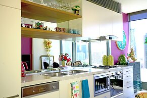 2-BRM Apartment Yarra River View Skyline