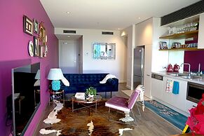 2-BRM Apartment Yarra River View Skyline