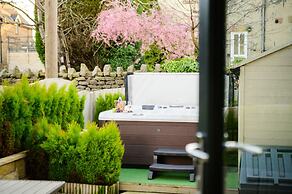 Luxurious Tranquil Four Bedroom Retreat in Buxton