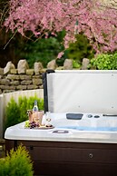 Luxurious Tranquil Four Bedroom Retreat in Buxton