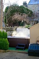 Luxurious Tranquil Four Bedroom Retreat in Buxton