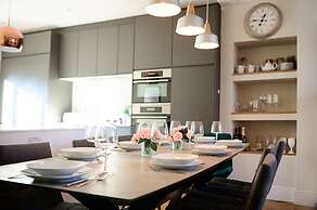 Luxurious Tranquil Four Bedroom Retreat in Buxton