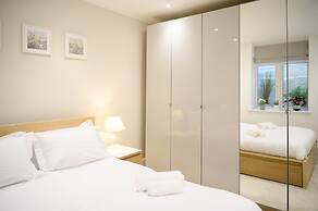 Luxurious Tranquil Four Bedroom Retreat in Buxton