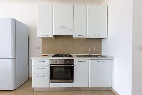 2460 Trilo Damiani by Barbarhouse