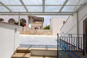 2460 Trilo Damiani by Barbarhouse