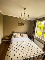 Immaculate 3-bedroom Private Lodge Near York