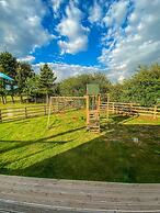 Immaculate 3-bedroom Private Lodge Near York