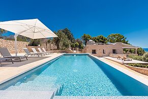 3087 Villa Lodrea by Perle di Puglia