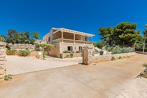 3087 Villa Lodrea by Perle di Puglia