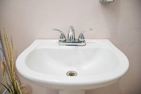 Amazing 2 Bedroom apt 1 Warm, Cosy, Comfortable