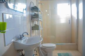 Amazing 2 Bedroom apt 1 Warm, Cosy, Comfortable