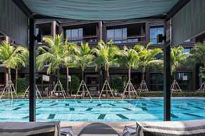 Luxury King Bed Apartment With Pool View and Sauna