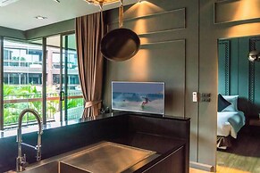 Luxury King Bed Apartment With Pool View and Sauna