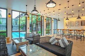 Luxury King Bed Apartment With Pool View and Sauna