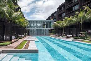 Luxury King Bed Apartment With Pool View and Sauna