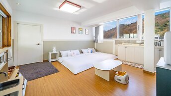 Ganghwa Hi Mom Kids Family Pension Black