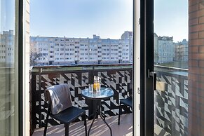 Studio & Balcony City Centre by Renters