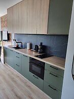 Studio & Balcony City Centre by Renters