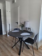 Studio & Balcony City Centre by Renters