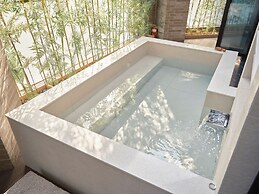 UH Suite Seoul Square