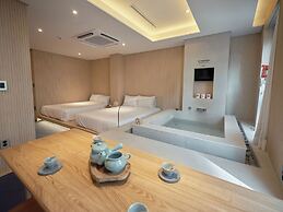 UH Suite Seoul Square