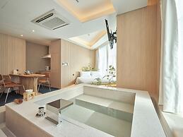 UH Suite Seoul Square