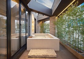 UH Suite Seoul Square