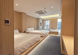 UH Suite Seoul Square