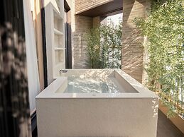 UH Suite Seoul Square