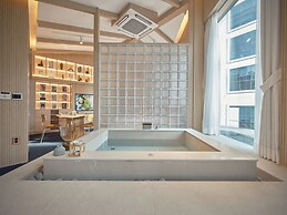 UH Suite Seoul Square