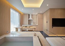 UH Suite Seoul Square