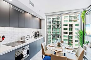 Modern High-Rise Condo with Pool/Gym, in Central DT MIAMI!