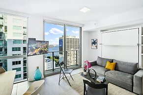 Modern High-Rise Condo with Pool/Gym, in Central DT MIAMI!