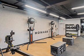 Modern High-Rise Condo with Pool/Gym, in Central DT MIAMI!