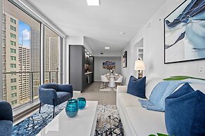 Modern High-Rise Condo with Pool/Gym, in Central DT MIAMI!