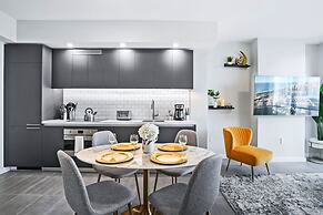 Modern High-Rise Condo with Pool/Gym, in Central DT MIAMI!