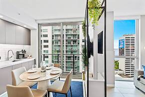 Modern High-Rise Condo with Pool/Gym, in Central DT MIAMI!