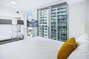 Modern High-Rise Condo with Pool/Gym, in Central DT MIAMI!