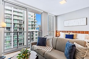 Modern High-Rise Condo with Pool/Gym, in Central DT MIAMI!