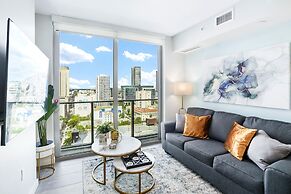 Modern High-Rise Condo with Pool/Gym, in Central DT MIAMI!