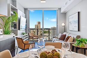 Modern High-Rise Condo with Pool/Gym, in Central DT MIAMI!