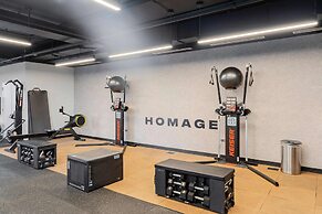 Modern High-Rise Condo with Pool/Gym, in Central DT MIAMI!