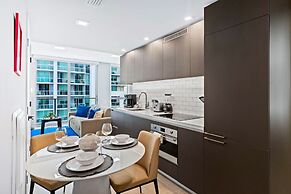 Modern High-Rise Condo with Pool/Gym, in Central DT MIAMI!