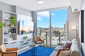 Modern High-Rise Condo with Pool/Gym, in Central DT MIAMI!