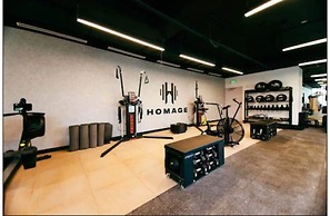 Modern High-Rise Condo with Pool/Gym, in Central DT MIAMI!