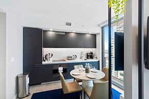 Modern High-Rise Condo with Pool/Gym, in Central DT MIAMI!