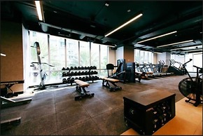 Modern High-Rise Condo with Pool/Gym, in Central DT MIAMI!