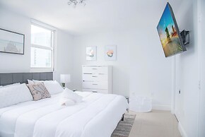 Modern Brickell Condo With Ocean City Views