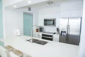 Modern Brickell Condo With Ocean City Views